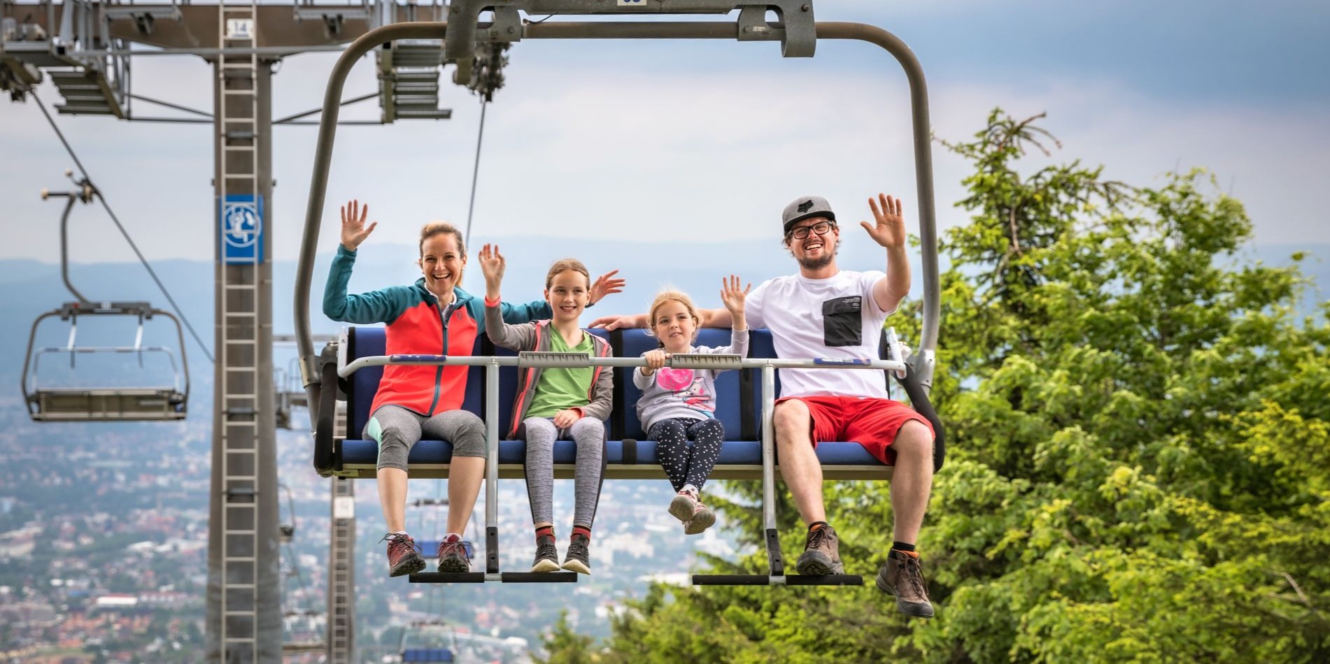Skiareál Ještěd – lanovkou to teprve začíná