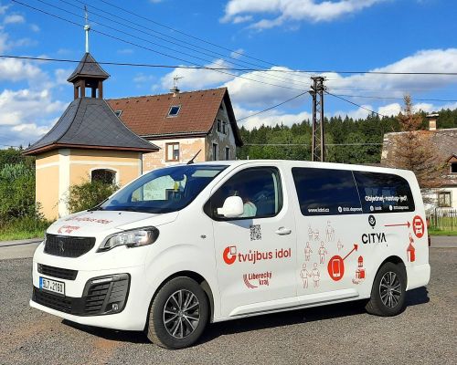 Zastávku obsluhuje také TvůjBus IDOL