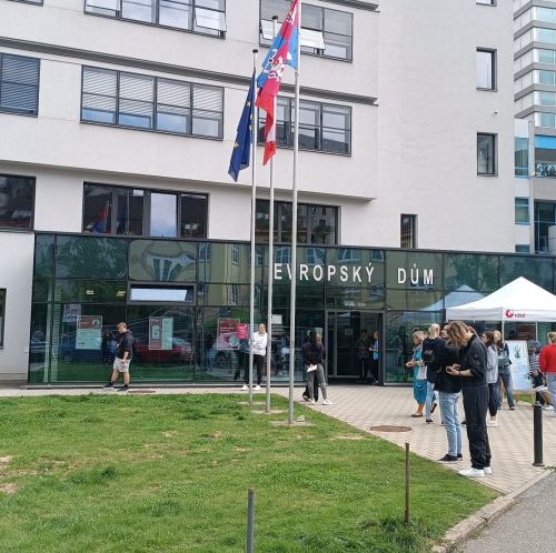 Připomínáme prodlouženou provozní dobu Zákaznického centra do 13.  9.